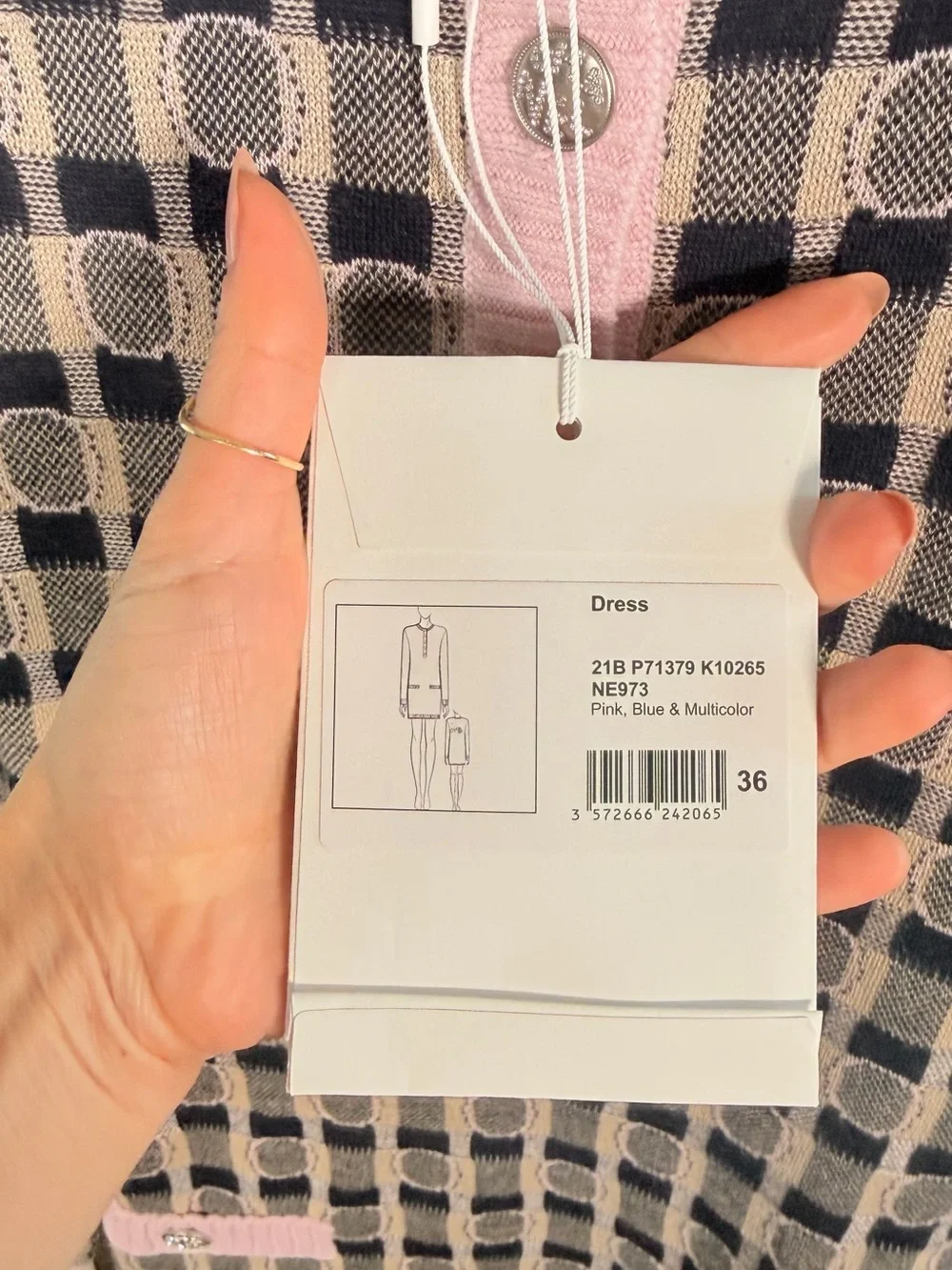 CHANEL Cashmere Shift Dress – 21B Collection (Pre-Fall 2021)
